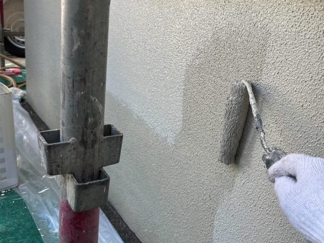 三木市の基礎の中塗り